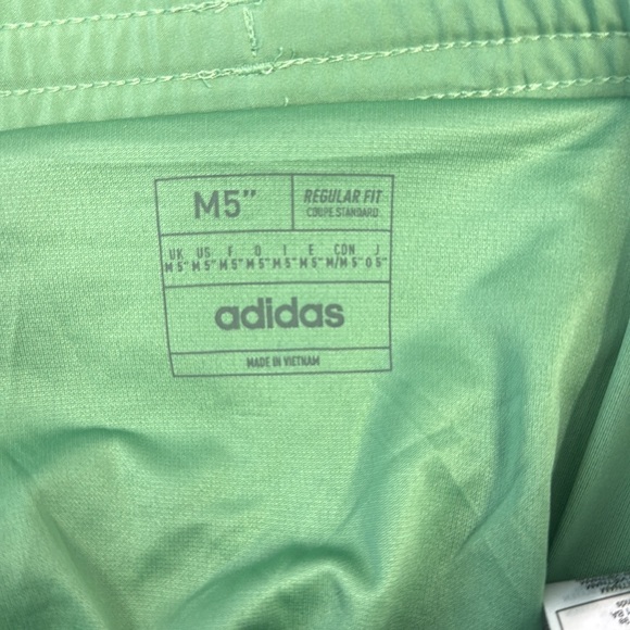 Adidas Own The Run 5” running shorts. Medium. Green - Picture 3 of 5